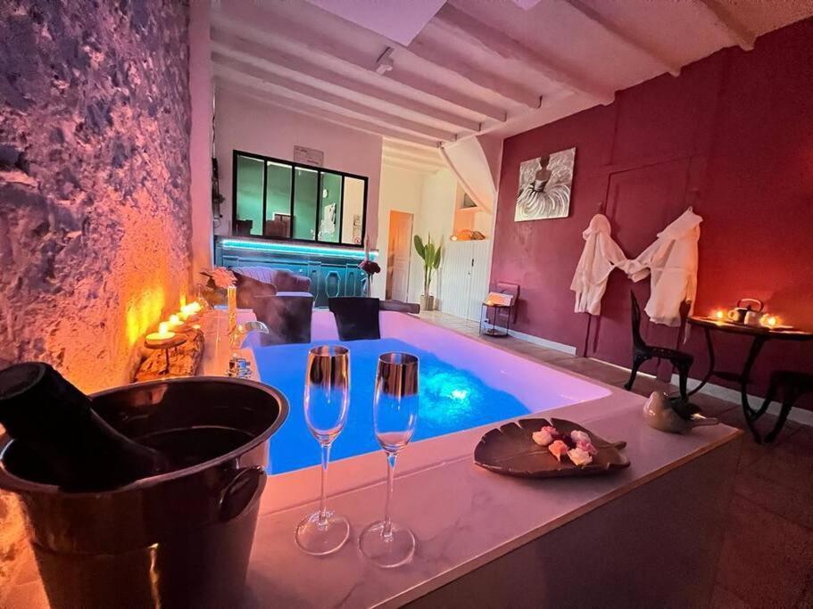 Suite Romance - Jacuzzi Moret-sur-Loing Kültér fotó